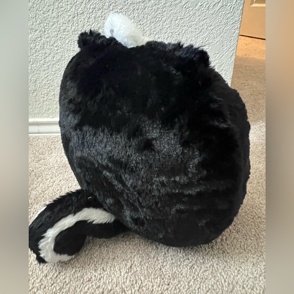 New Selma the Skunk Fuzzamallow Squishmallow - Picture 11 of 15
